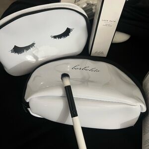 Signature Foaming Cleanser - White